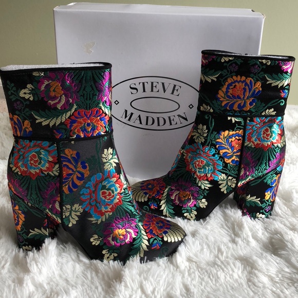 Steve Madden Shoes - NIB New Steve Madden Boho Goldie Floral Ankle Boot
